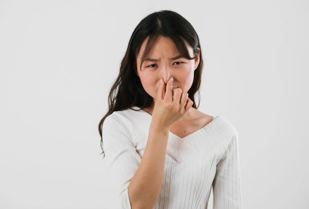 cara menghilangkan bau dari dalam tangki air rumah